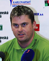 Trenér Mikuláš Antonik povede mužstvo i v následující sezóně. Novou posilou se stal chomutovský útočník Eiselt
